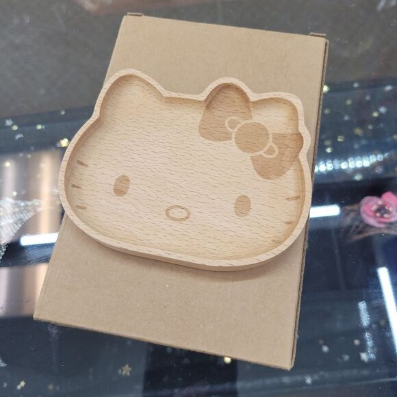 Brand New Japan Sanrio Hello Kitty Wooden Accessories Tray - Picture 3 of 8
